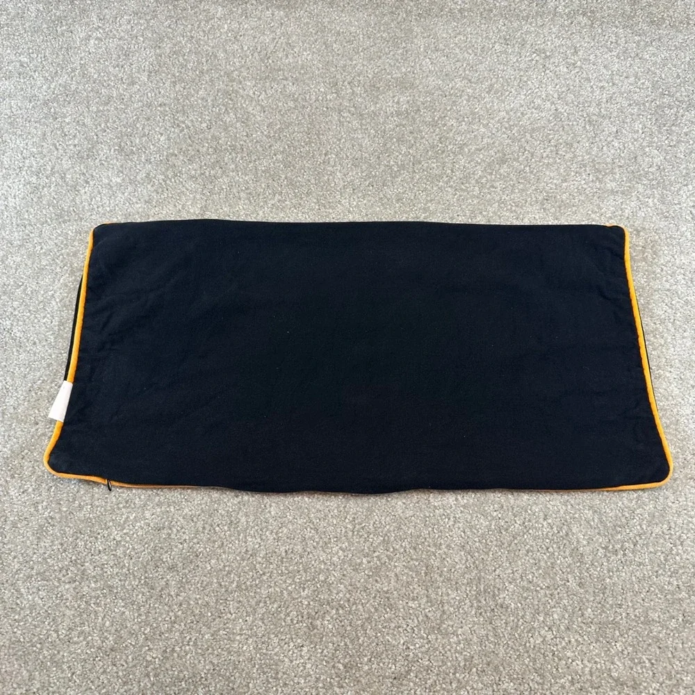 Sold‎